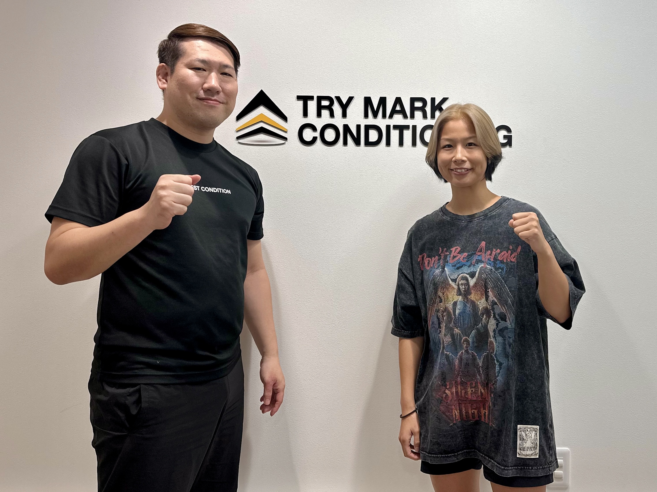 スポーツトレーナー活動 RIZIN.48引退試合後、TMCでの浅倉カンナ選手との記念写真