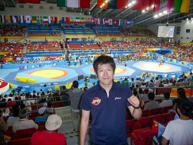 TRY MARKのスポーツトレーナー活動|全国・世界で活躍する選手たちの軌跡 2008年北京オリンピック レスリング会場での応援サポートの様子