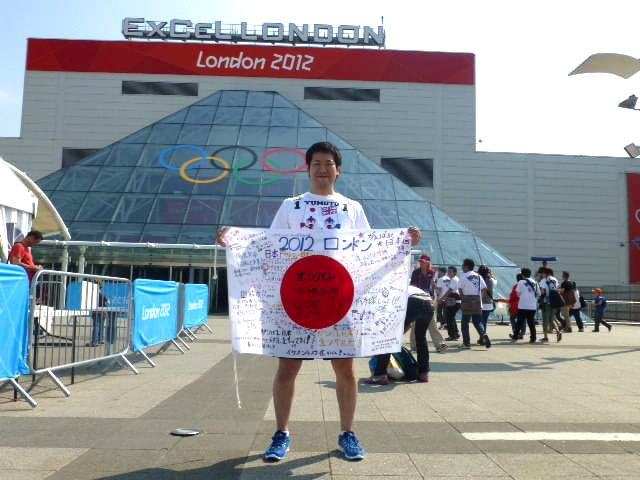 TRY MARKのスポーツトレーナー活動|全国・世界で活躍する選手たちの軌跡 2012年ロンドンオリンピック レスリング会場での応援サポート