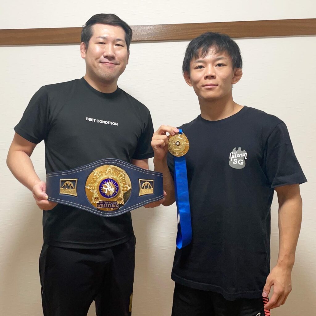 スポーツトレーナー活動 2022レスリング 世界選手権金メダリスト 樋口黎選手と記念写真