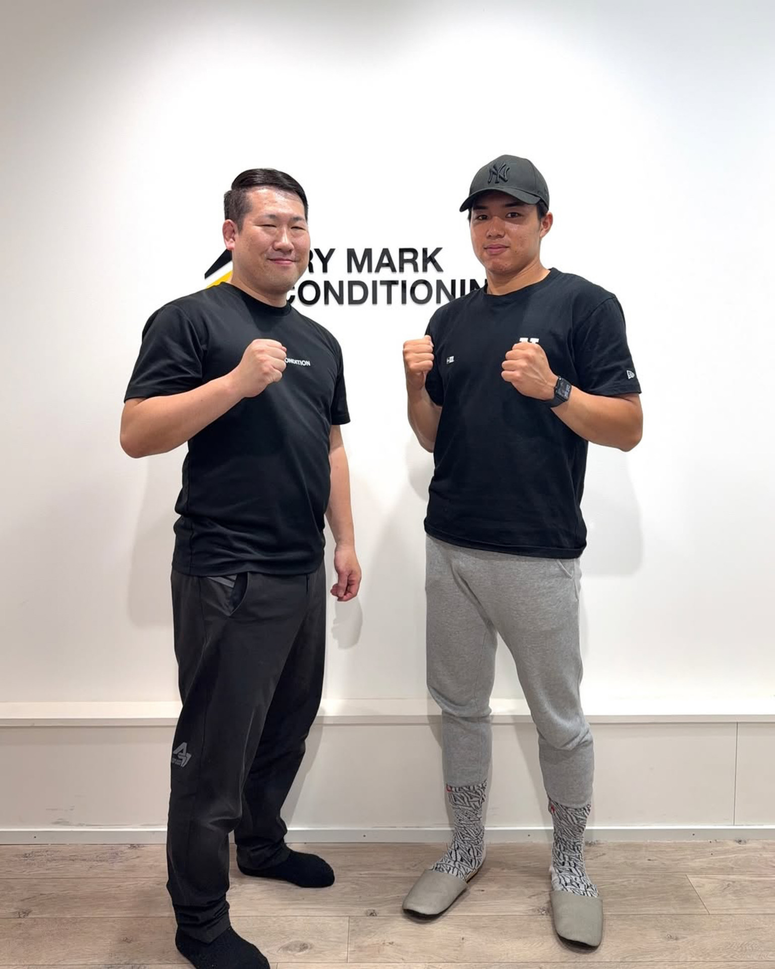 独立リーグ・神奈川フューチャードリームス所属の黒川凱星選手と施術後に撮影した記念写真