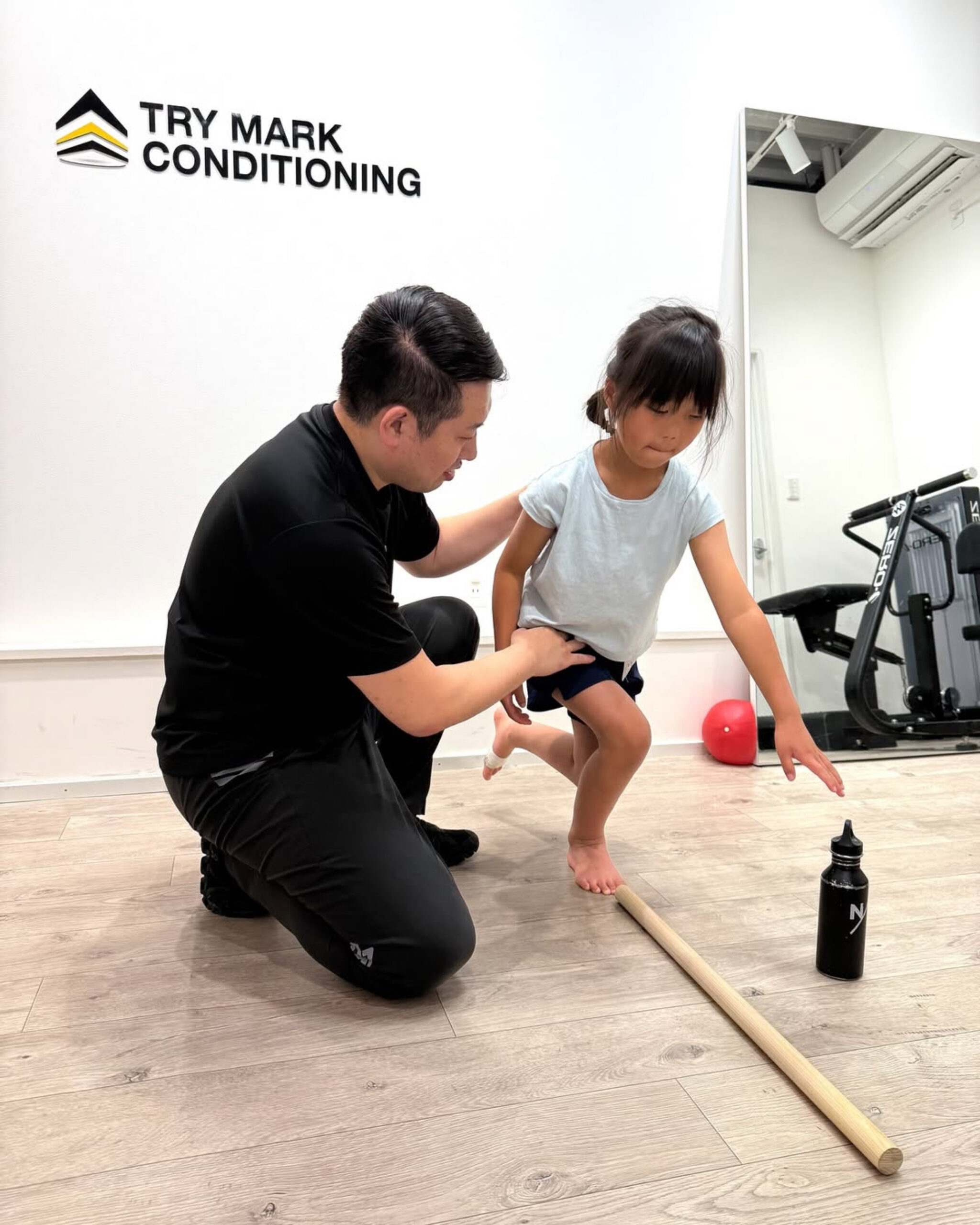 空手キッズのバランストレーニングの様子
