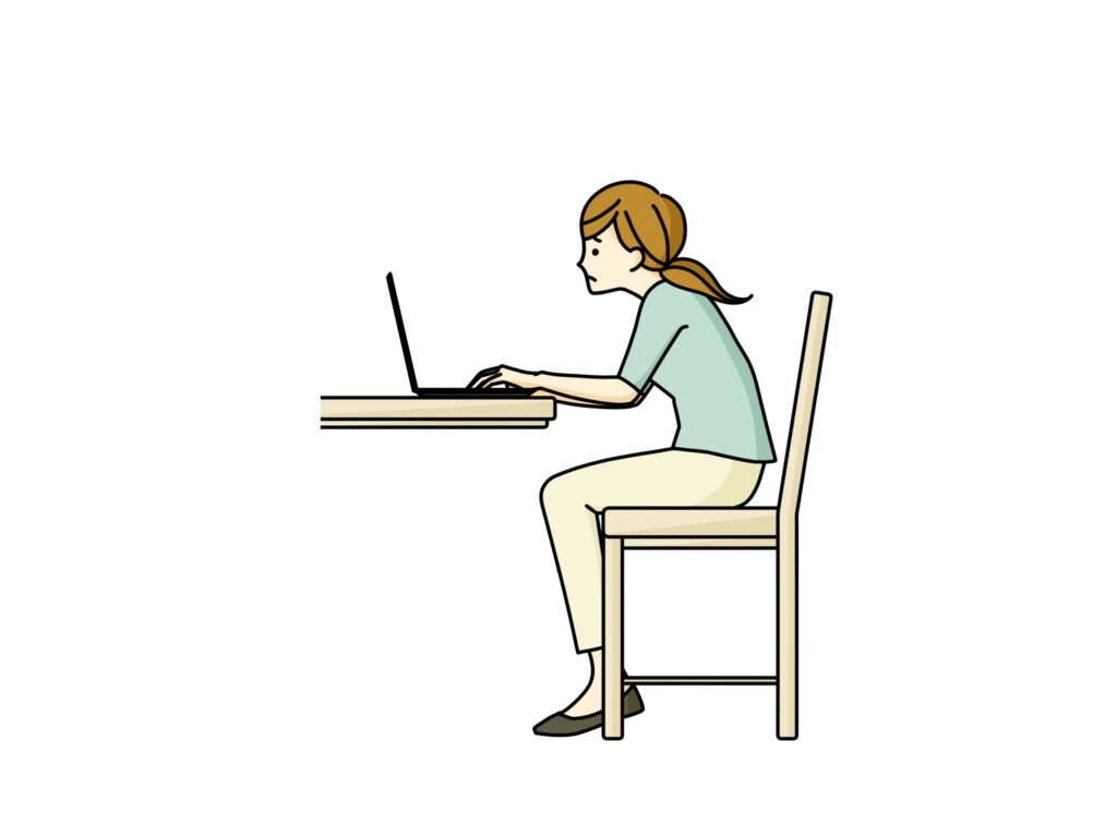 猫背でパソコン作業をする女性のイラスト