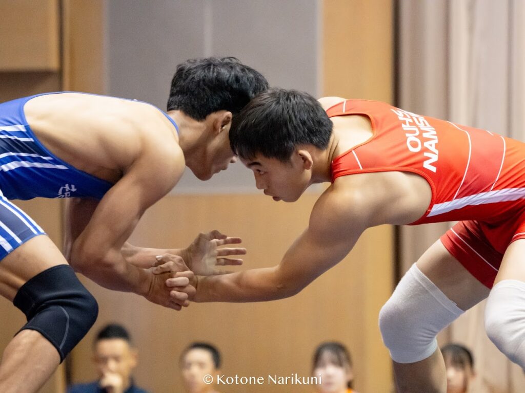 構える古川音和選手